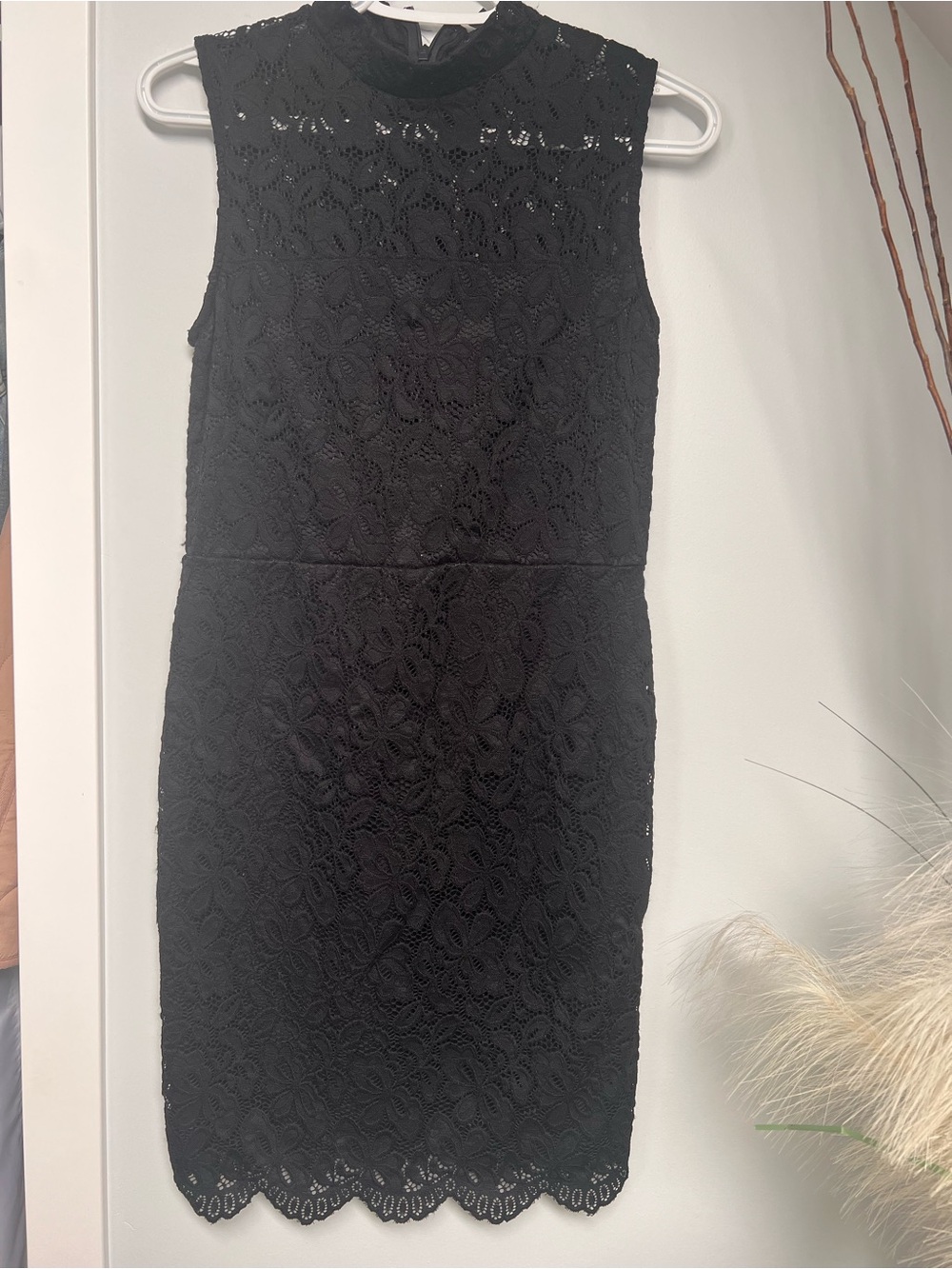 💕BOGO💕 le chateau Black Sleeveless Lace Midi Dress